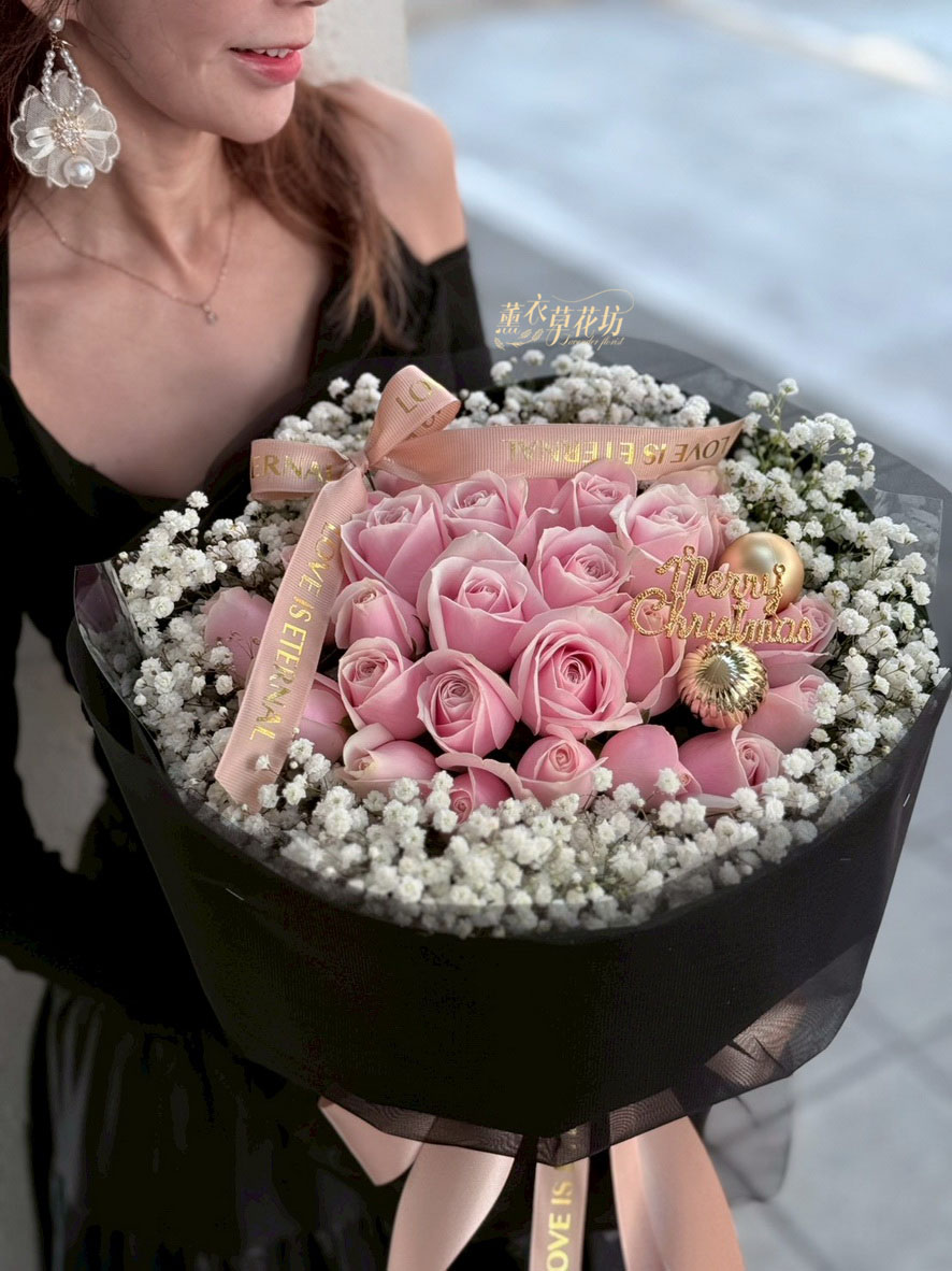 《在香氣裡，慢慢走向新的一年》 🎆💜🌿