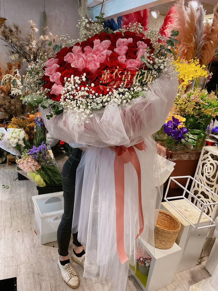 100朵花束設計 求婚 告白 生日 薰衣草網路花店 情人節花束 媒體報導最具創意網路花店 Lavender