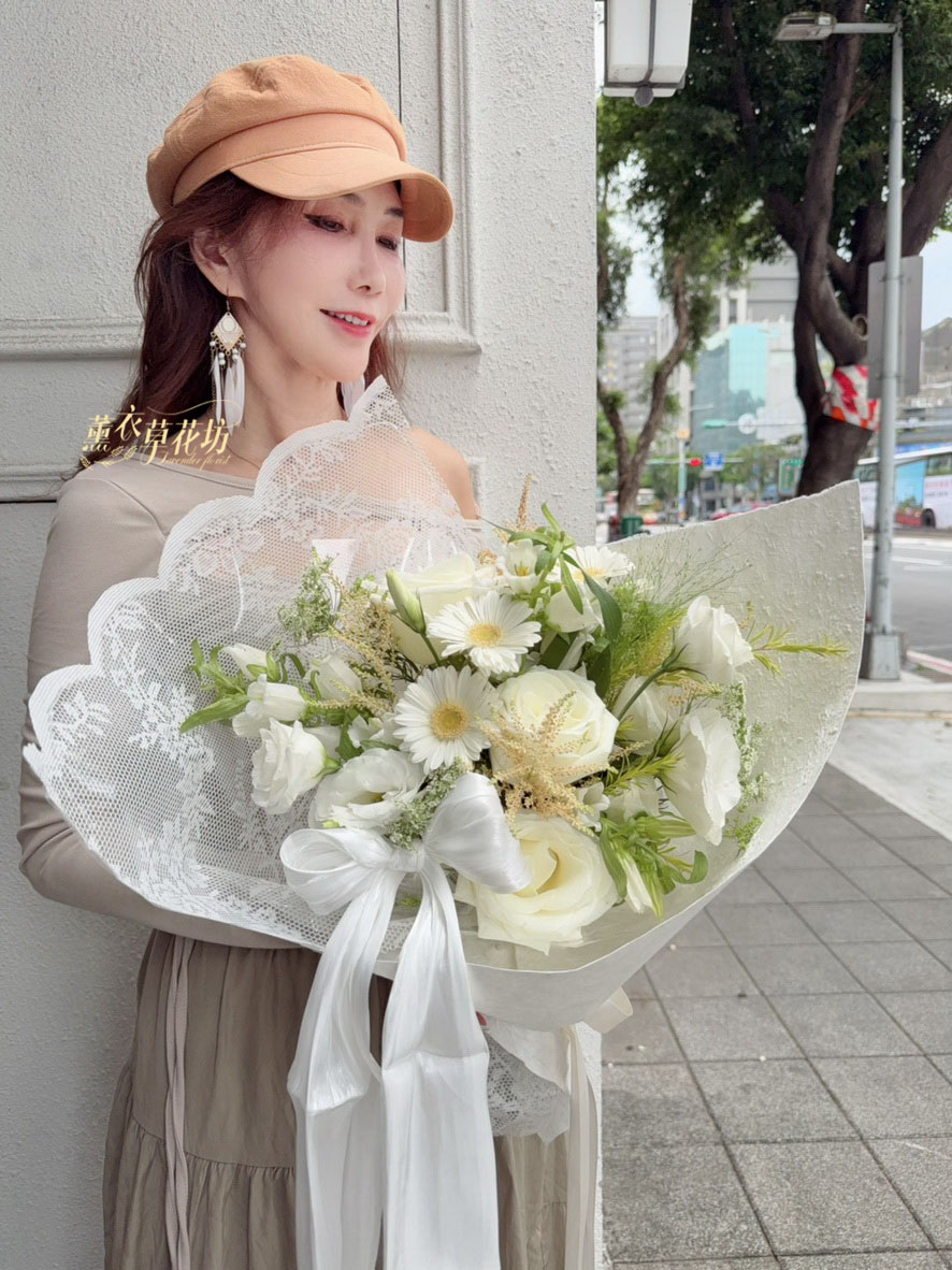 進口玫瑰~蕾絲花束設計 115072801