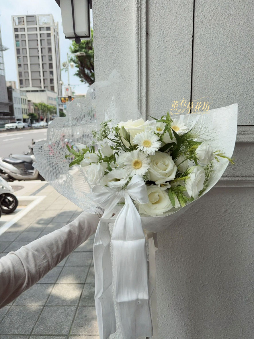 進口玫瑰~蕾絲花束設計 115072801