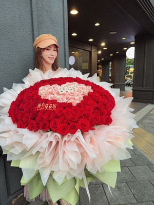 進口玫瑰~168朵~花束設計 114100901