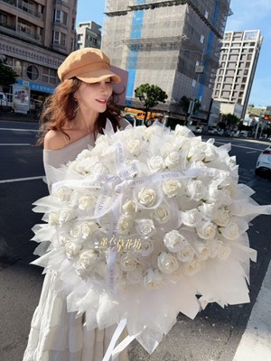 99朵~ 香氛玫瑰花束 115100101