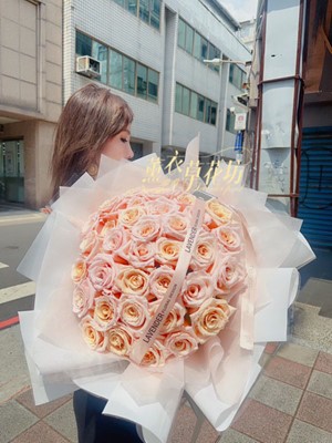 荷蘭進口粉玫瑰33朵花束 112071422