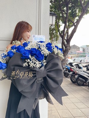 進口~藍色玫瑰花束~巨大蝴蝶結111120910