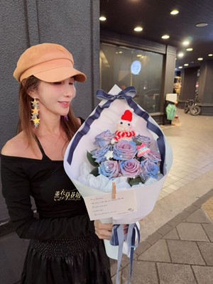 進口~藍紫玫瑰~聖誕款~花束  114120102