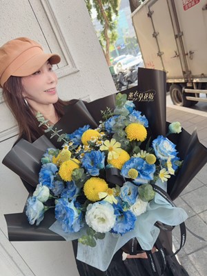 藍色桔梗~花束設計114040907