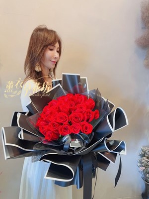 112071007進口荷蘭玫瑰33朵花束