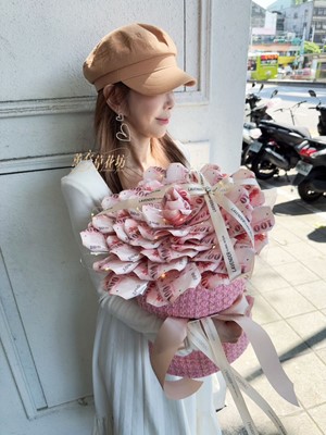 鈔票花束~山茶花款~香奈兒 111122211