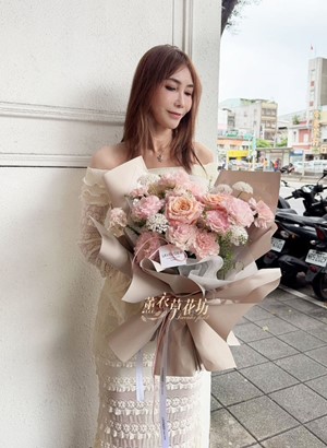 進口~/玫瑰/桔梗~花束設計 114042403