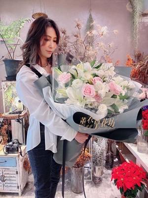 香水百合花束108061529